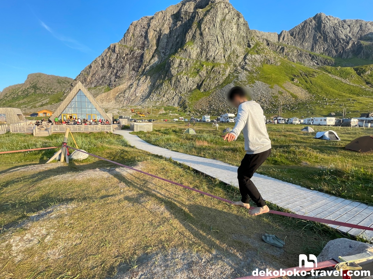 この日もスラックラインで遊ぶ