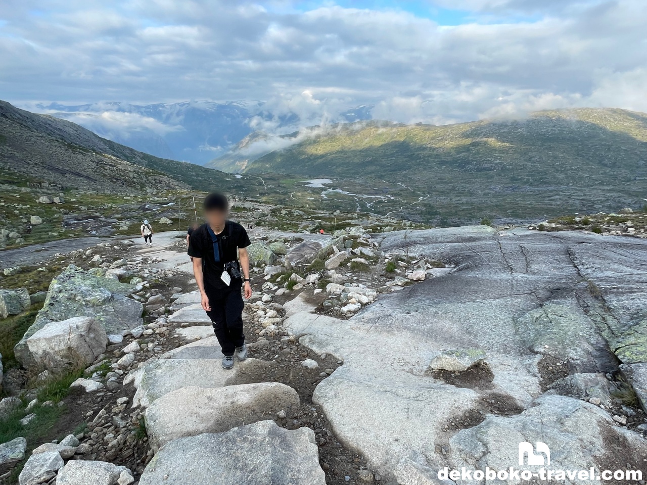 振り返ると通ってきた道が見渡せる