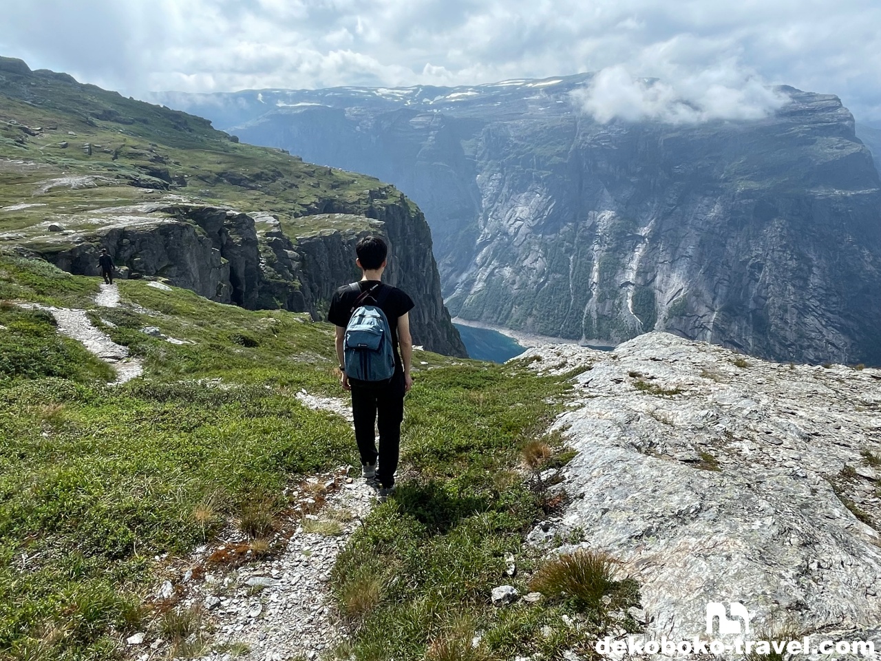 トロルトゥンガの奥にもまだ道が続いていた