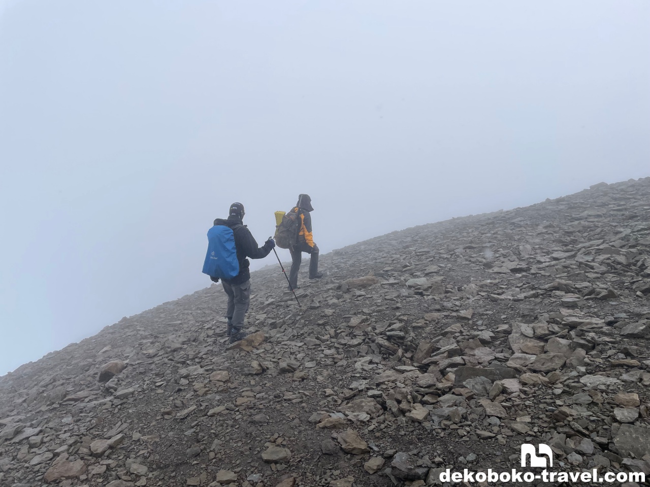 下山開始直後は真っ白