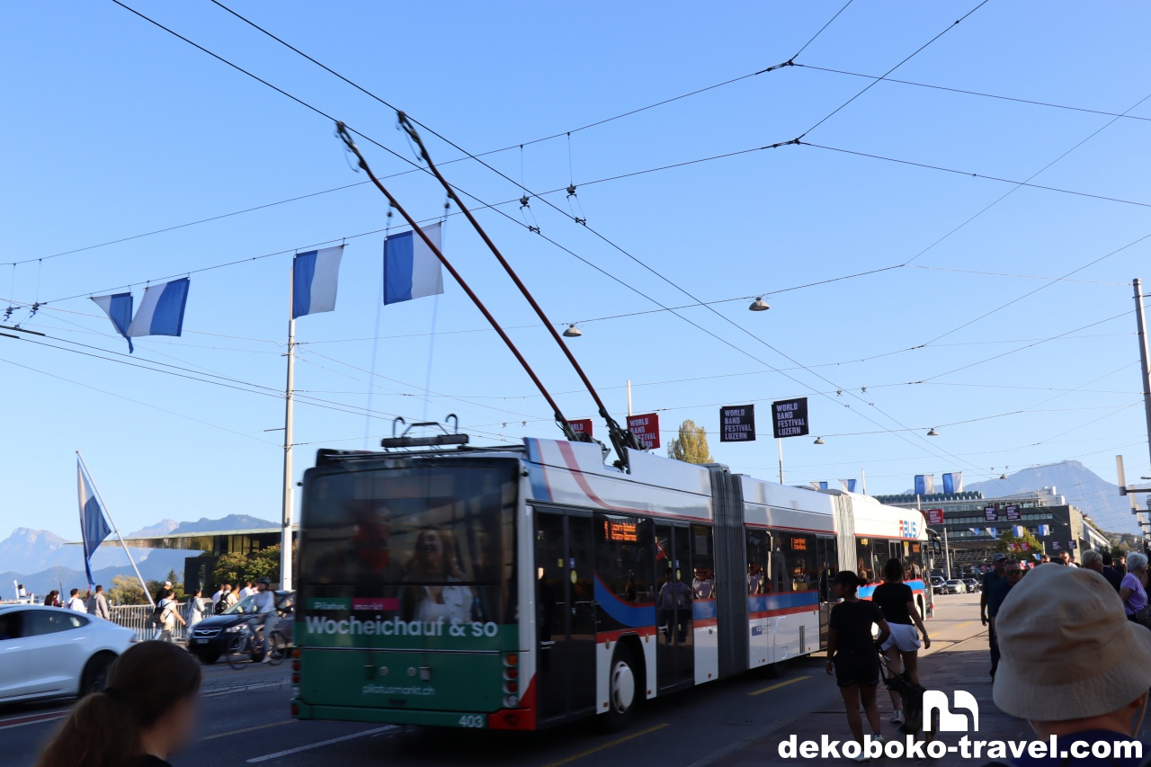 ルツェルン市内を走る電動バス