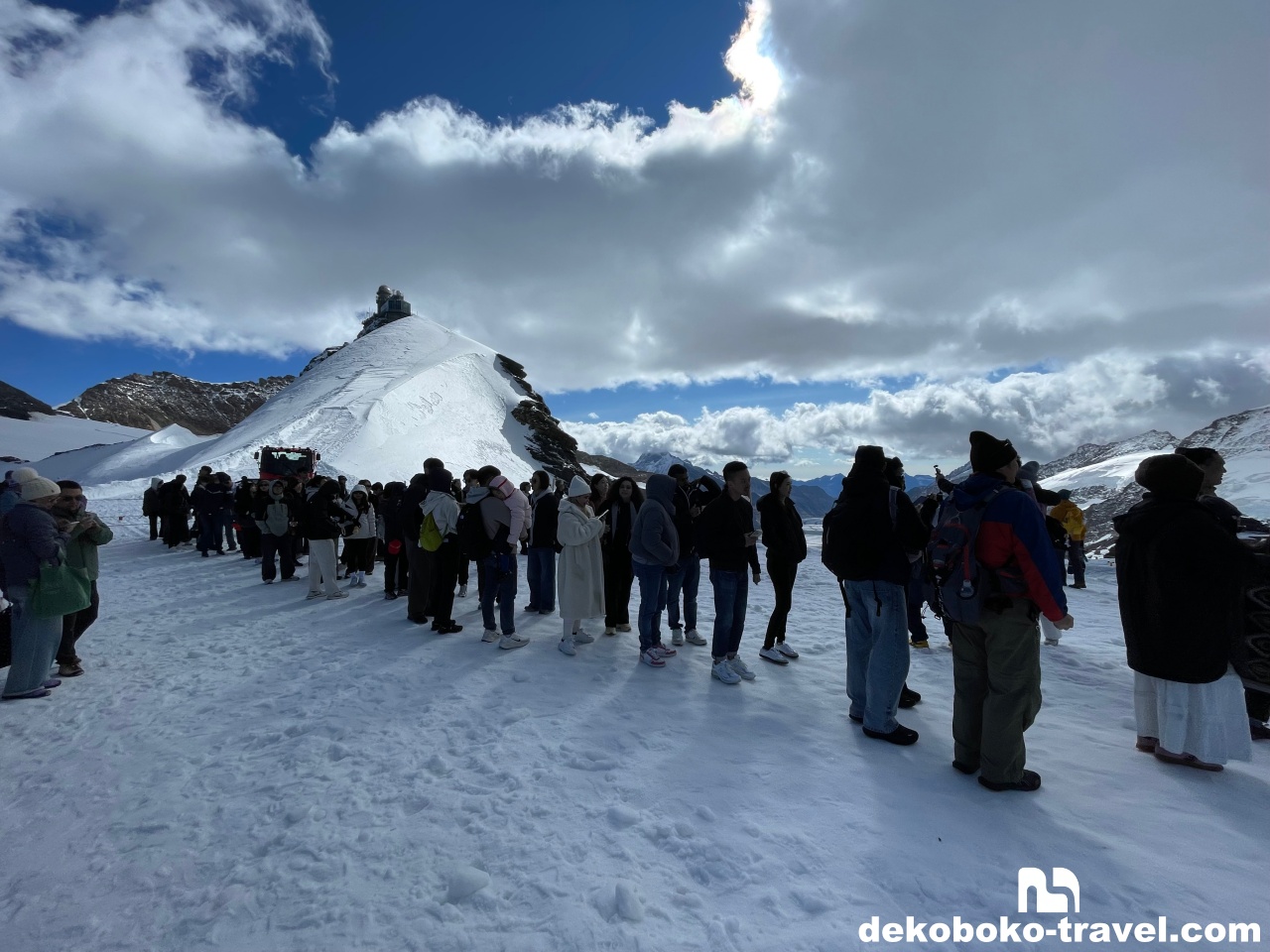 スイス国旗撮影待ちの行列