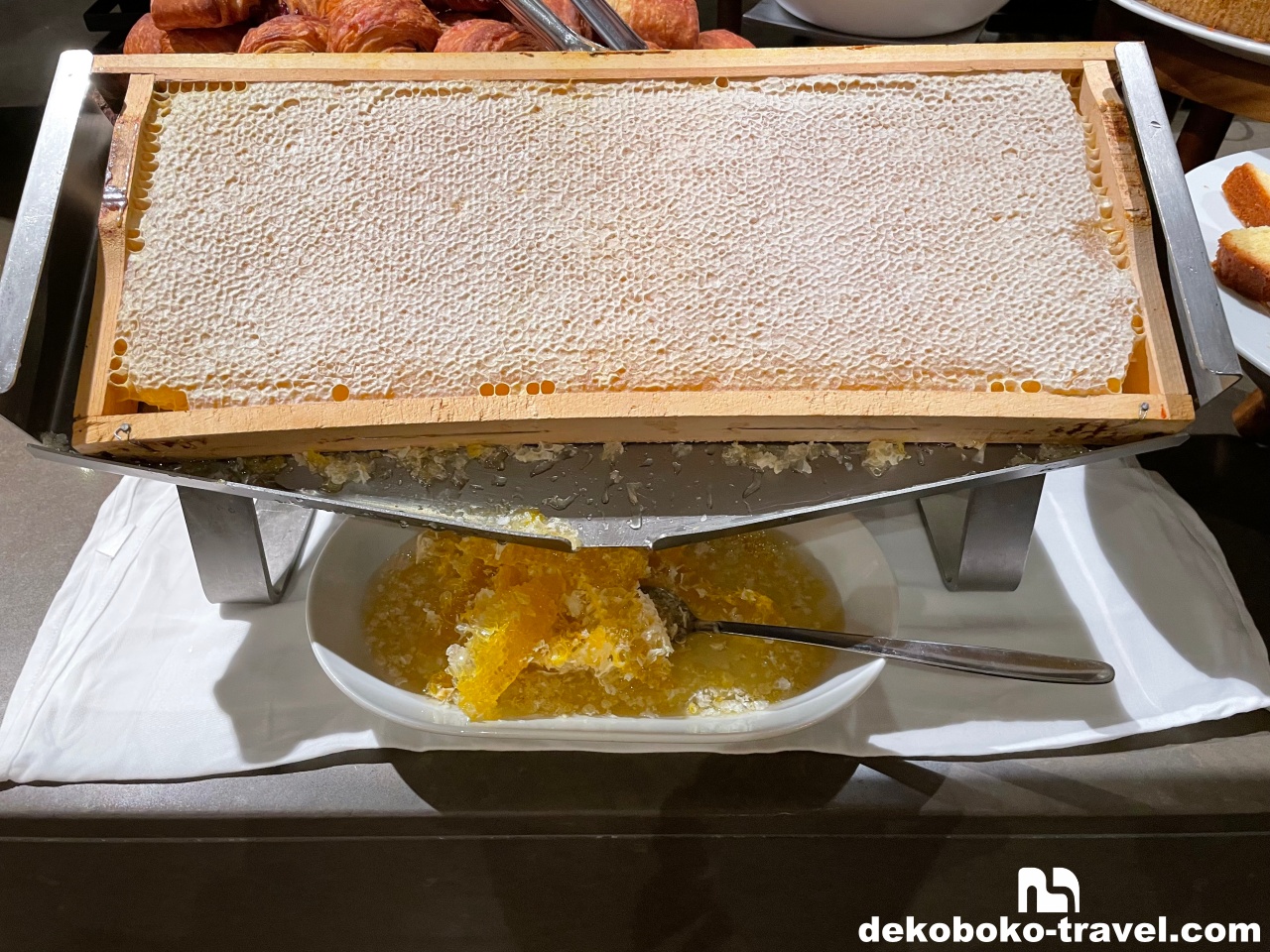 はちみつは巣ごとありました！