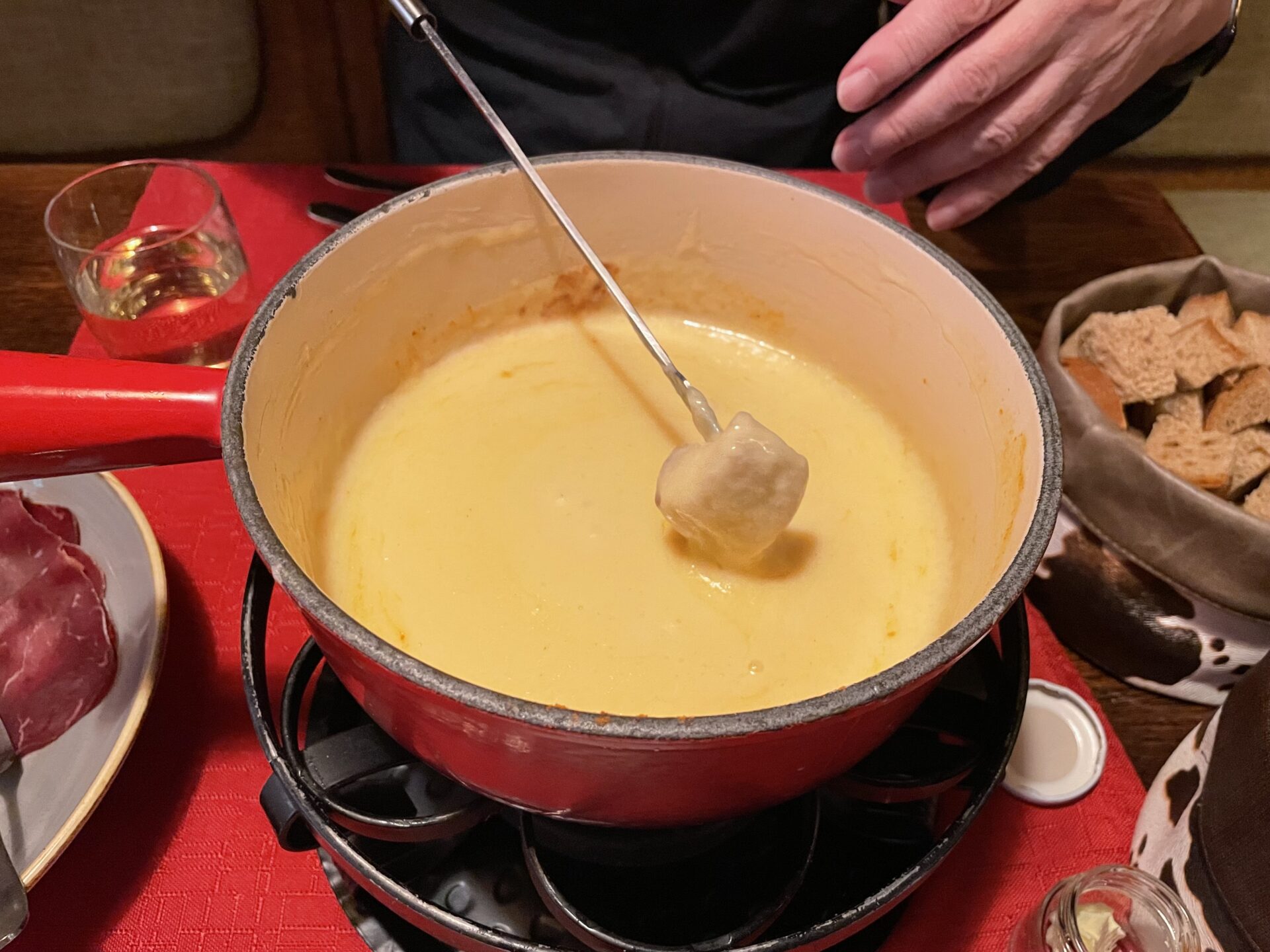 夕食のチーズフォンデュ