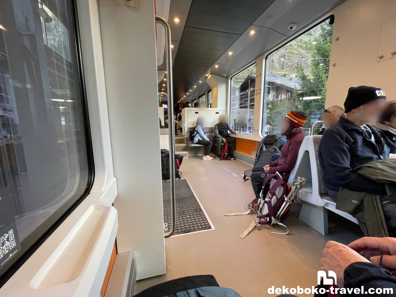 ゴルナーグラート鉄道車両内の様子