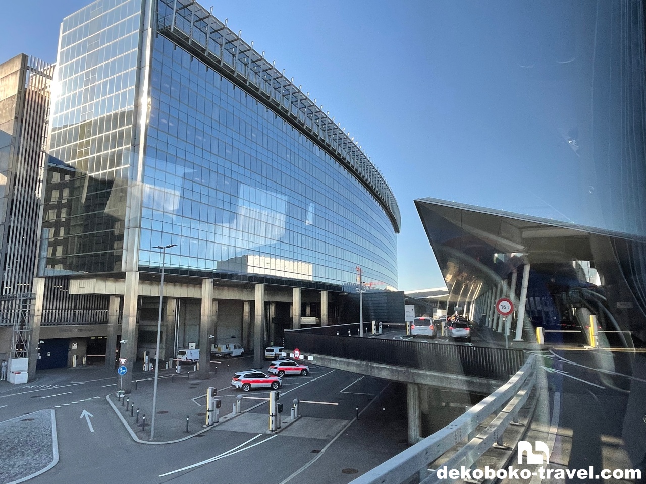 チューリッヒ空港に到着