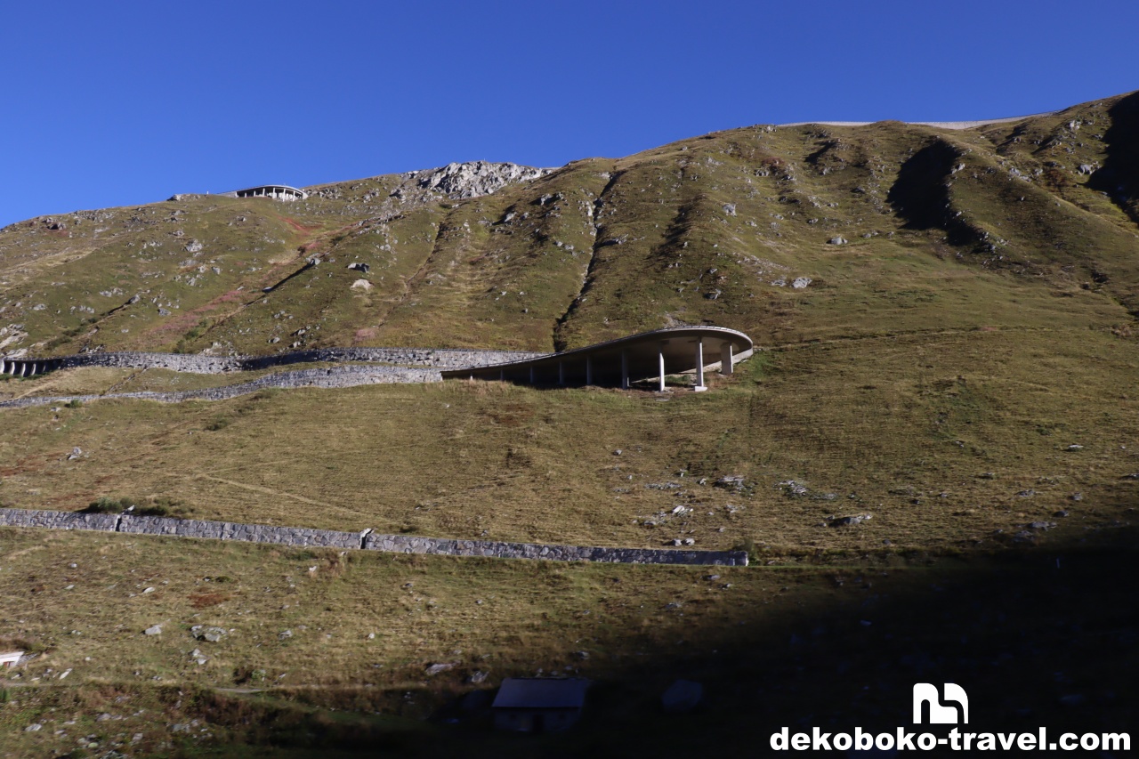 フルカ峠のうねうねした道